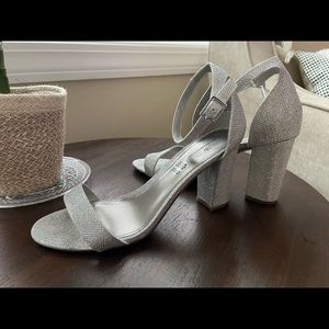 Wothington Womens Silver Heels- NWOT
